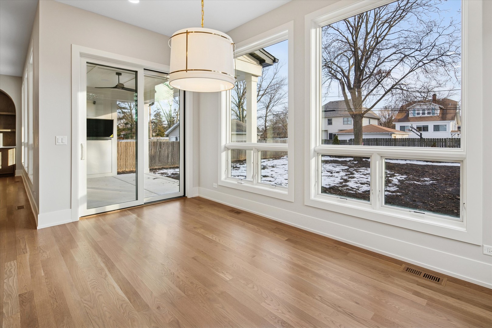 260 E Grantley Avenue