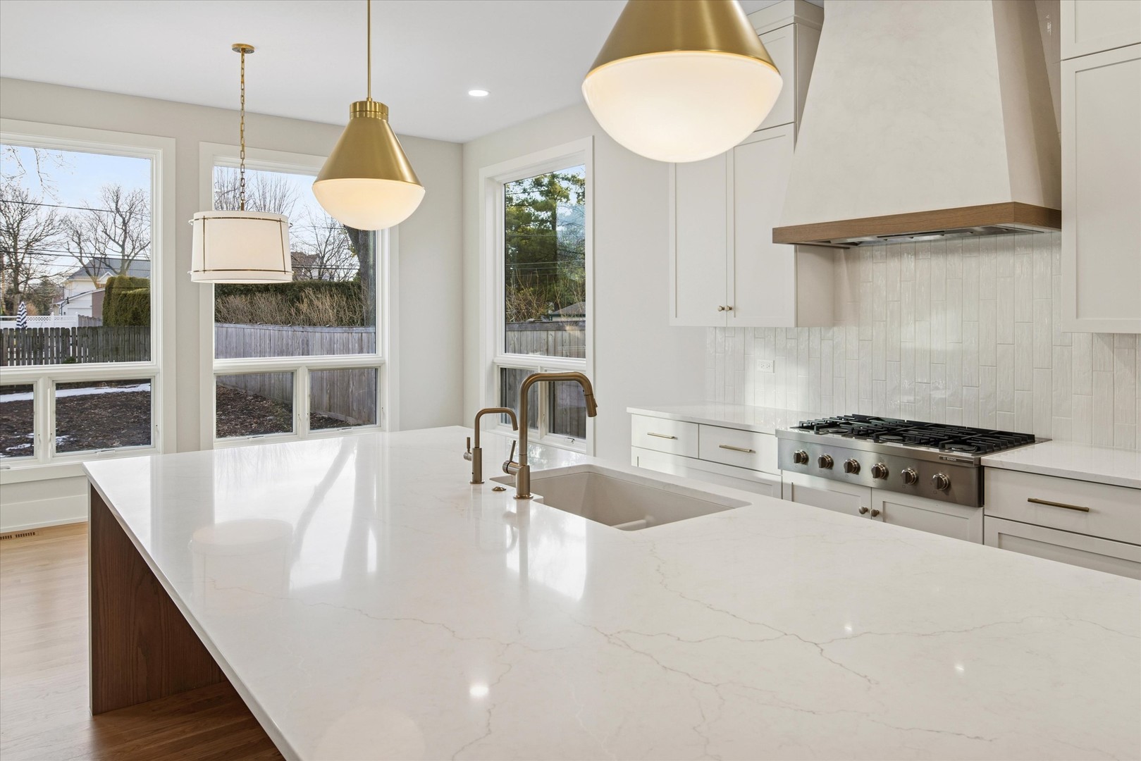 260 E Grantley Avenue