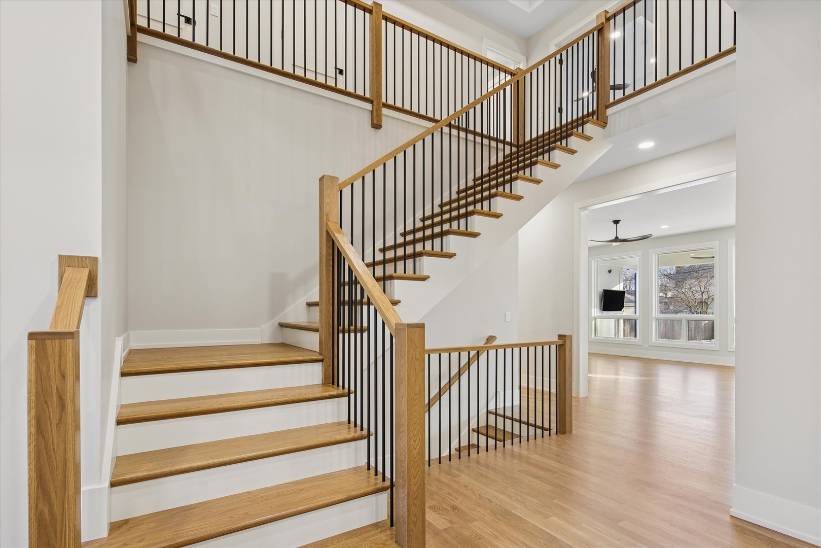 260 E Grantley Avenue