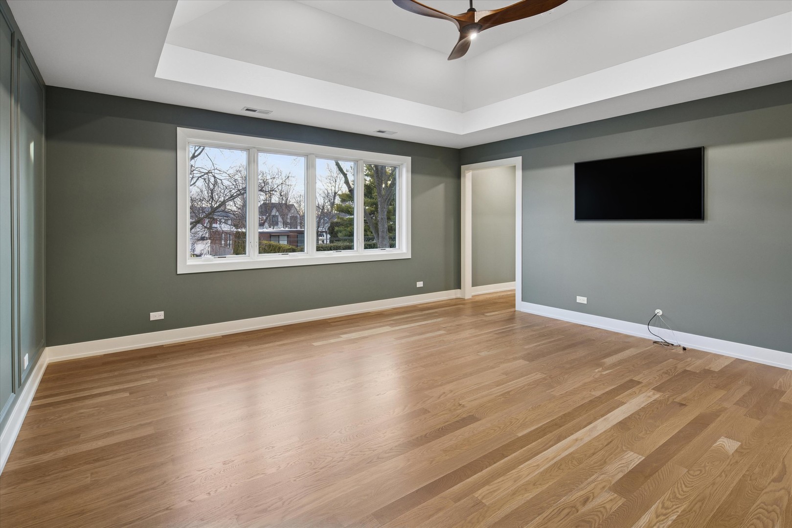 260 E Grantley Avenue