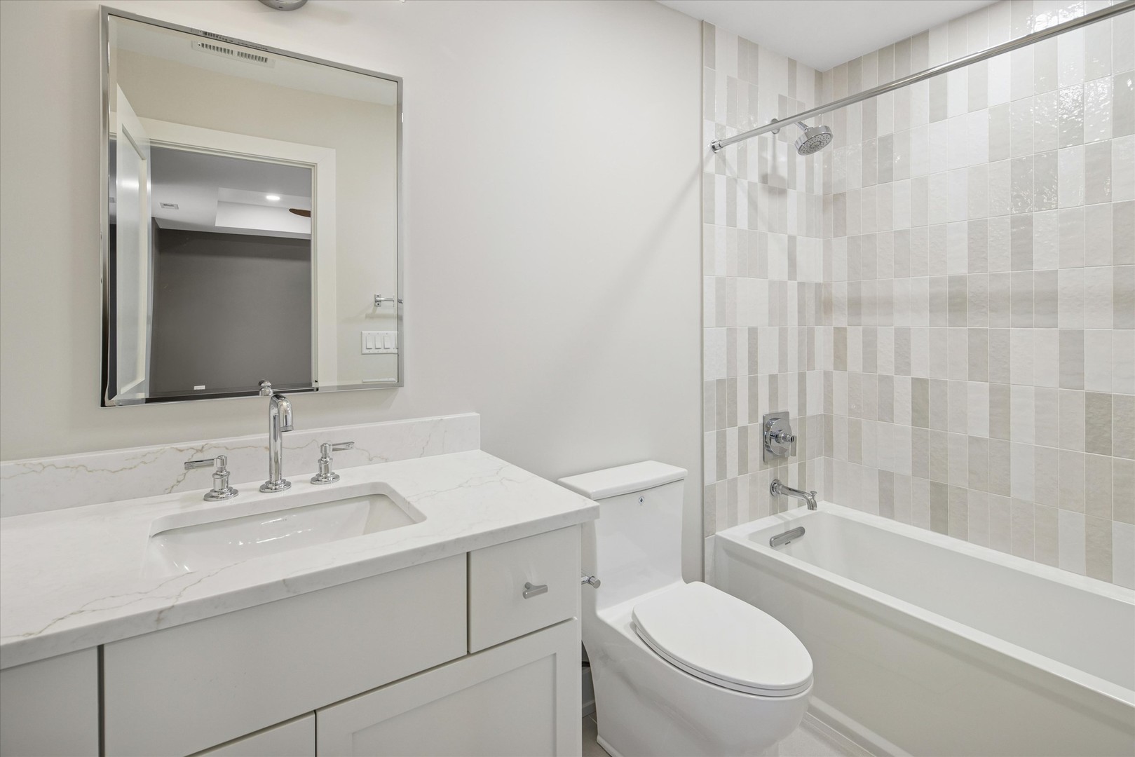 260 E Grantley Avenue