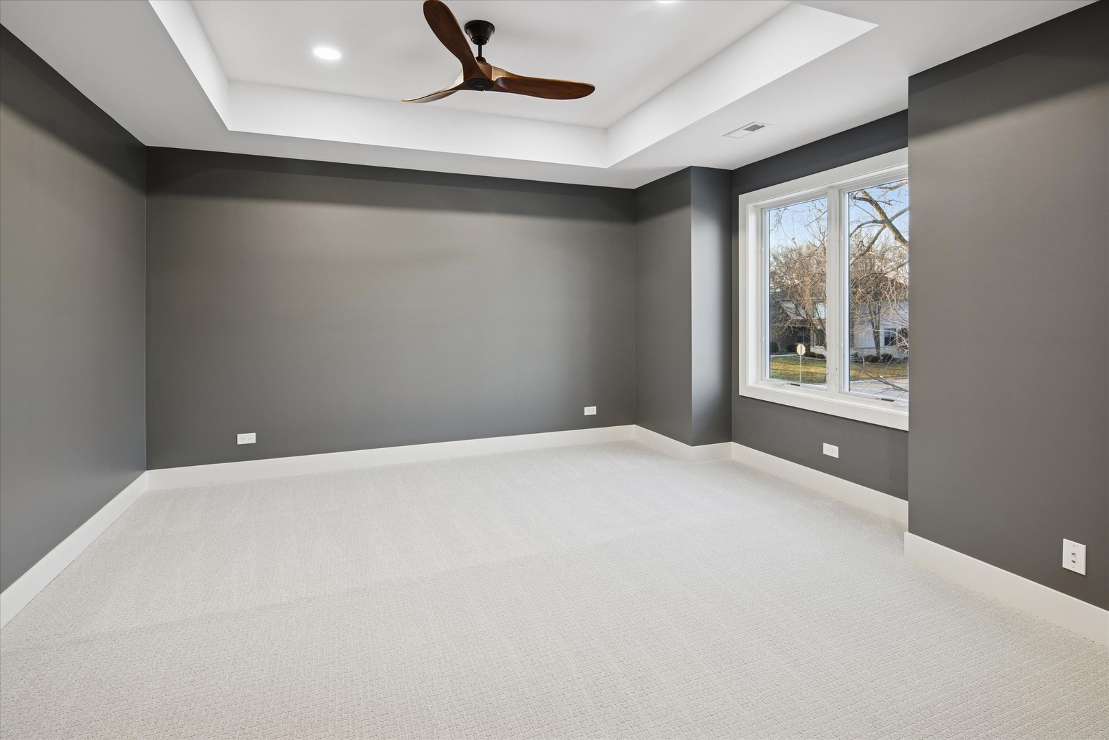 260 E Grantley Avenue