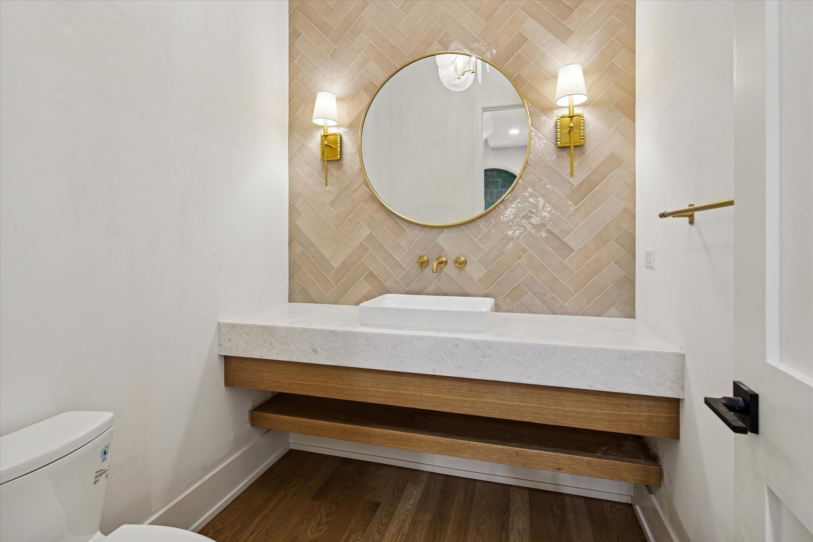 260 E Grantley Avenue