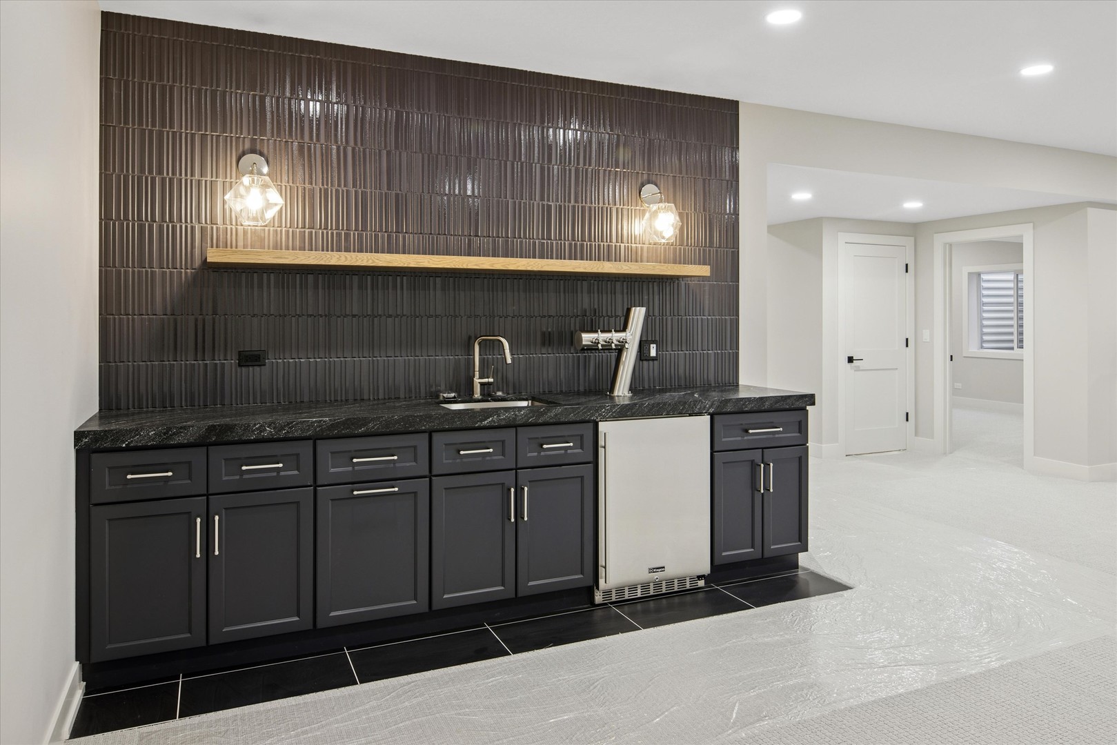 260 E Grantley Avenue