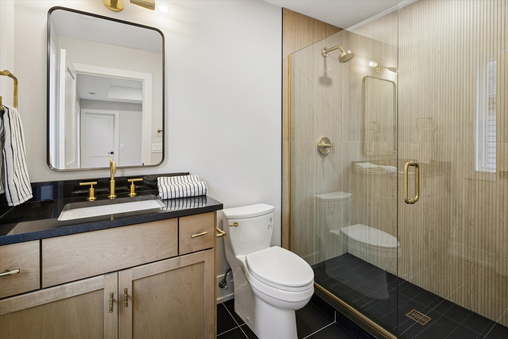 260 E Grantley Avenue