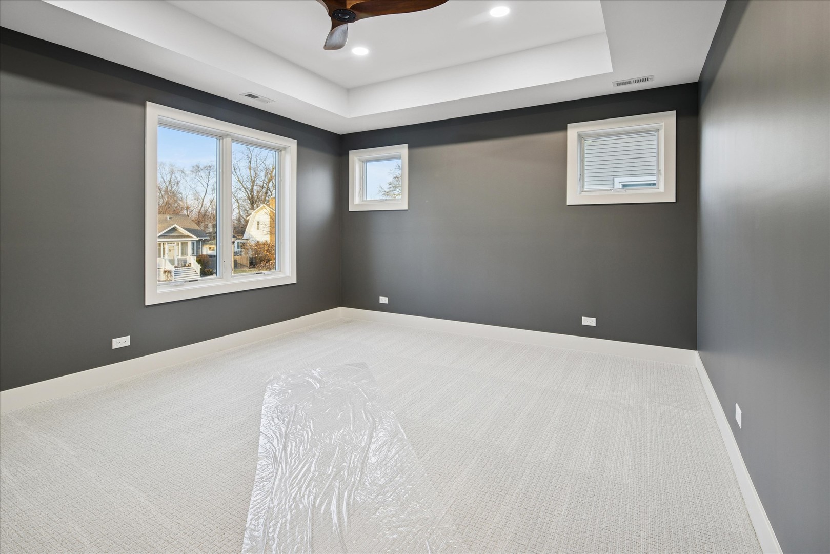 260 E Grantley Avenue