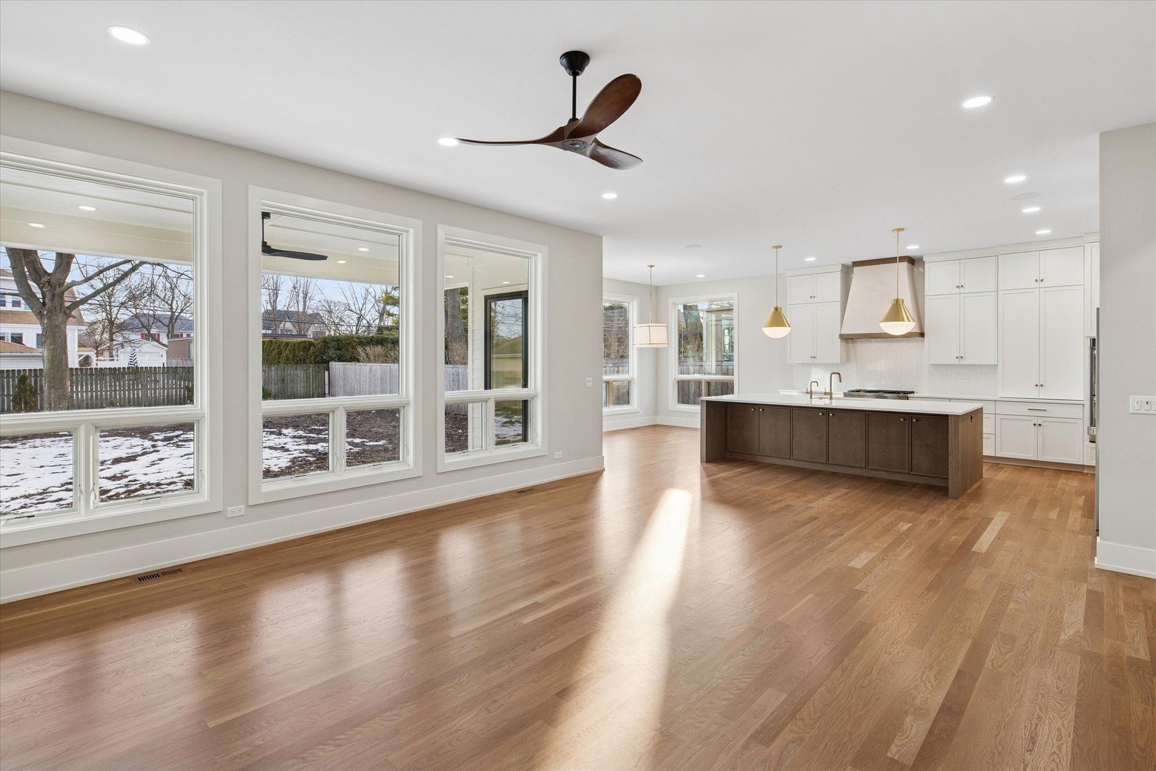 260 E Grantley Avenue