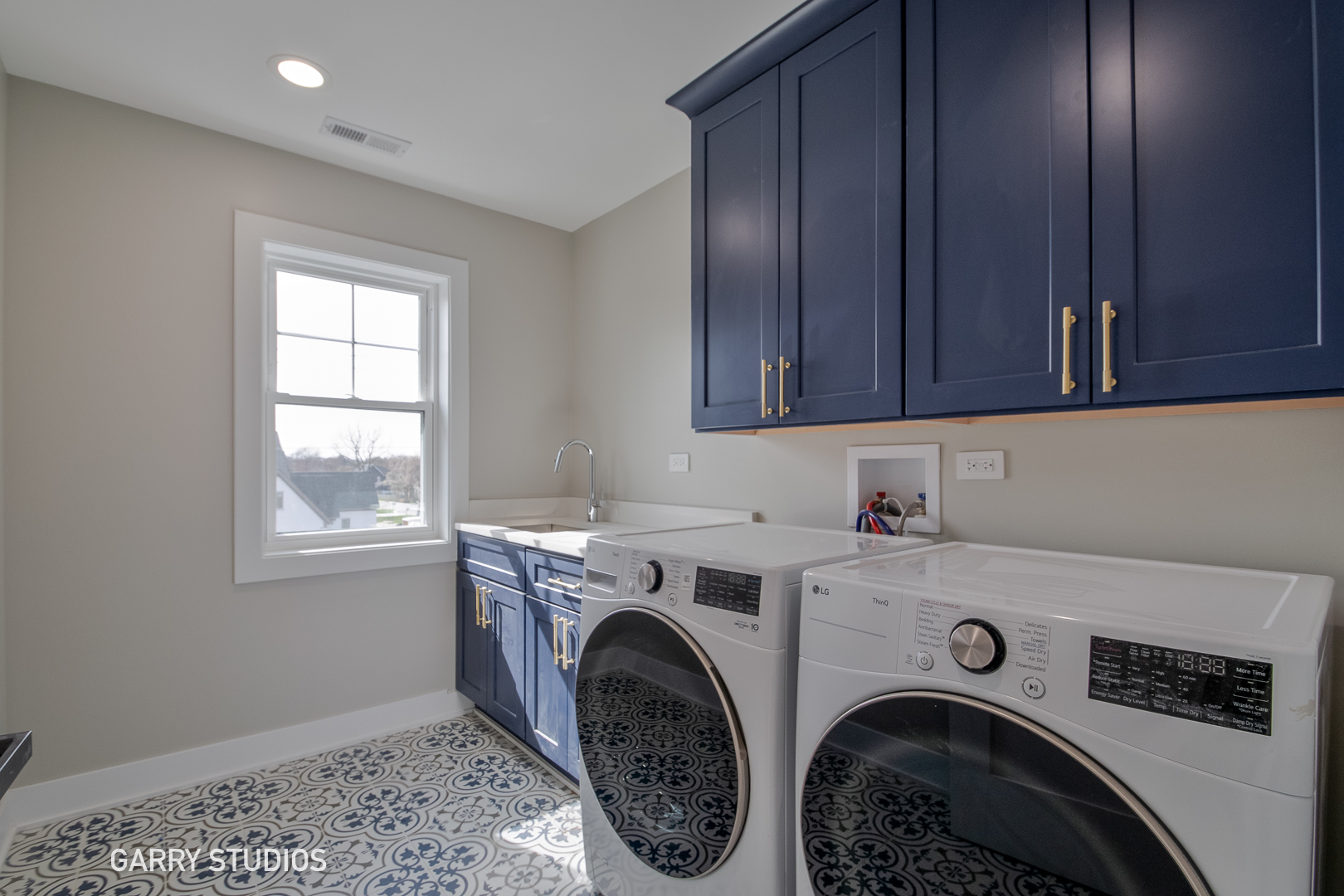 15W320 Concord Street