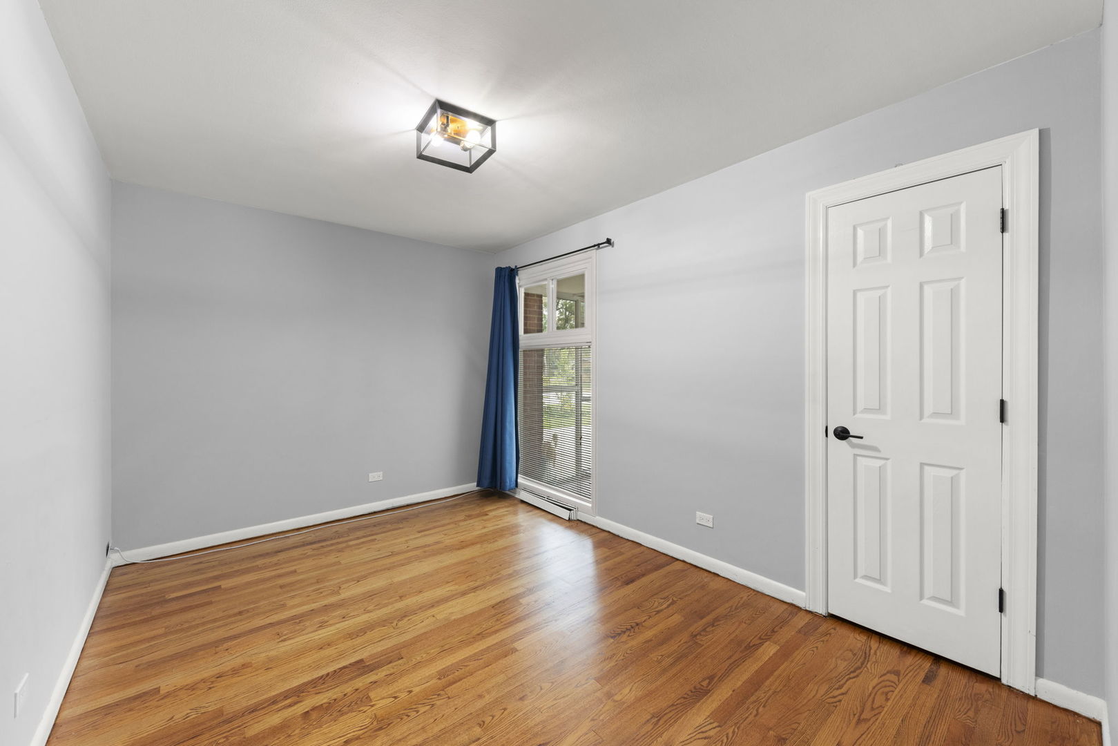415 E Huntington Lane