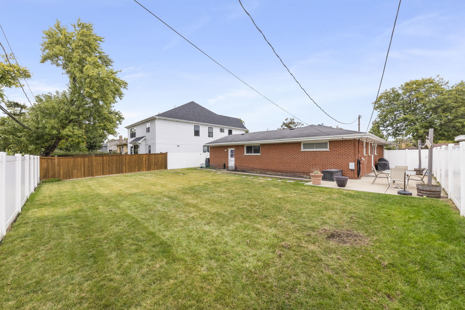 415 E Huntington Lane