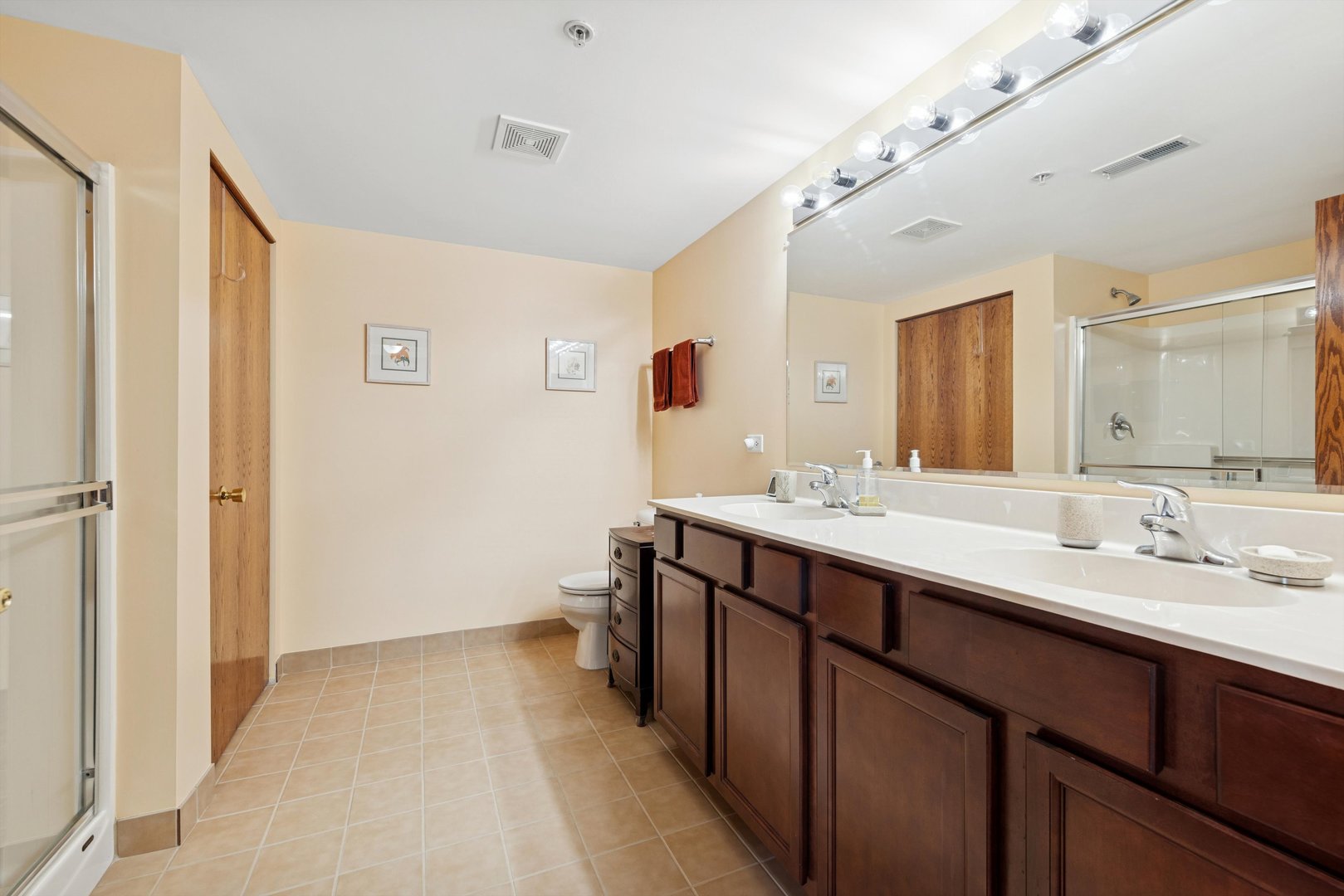 175 W BRUSH HILL Drive Unit: 404