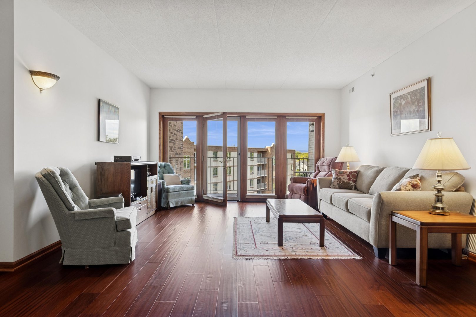 175 W BRUSH HILL Drive Unit: 404