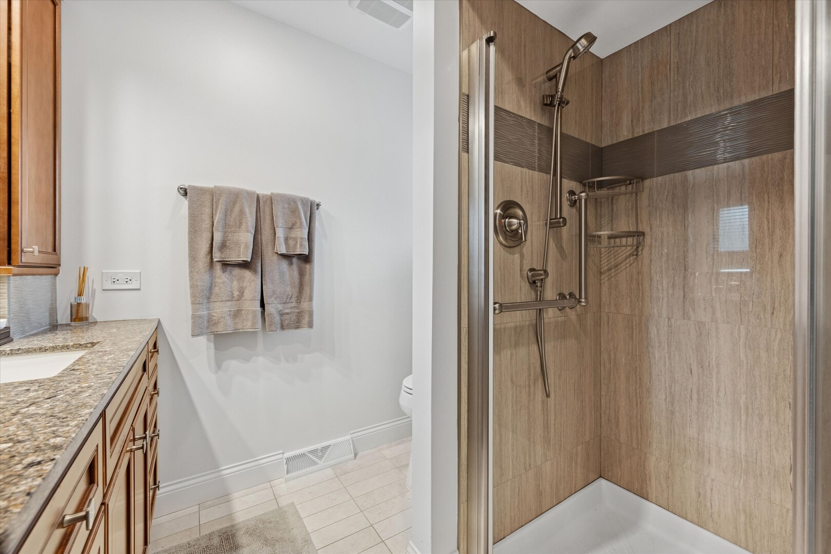 3N339 N Emroy Avenue