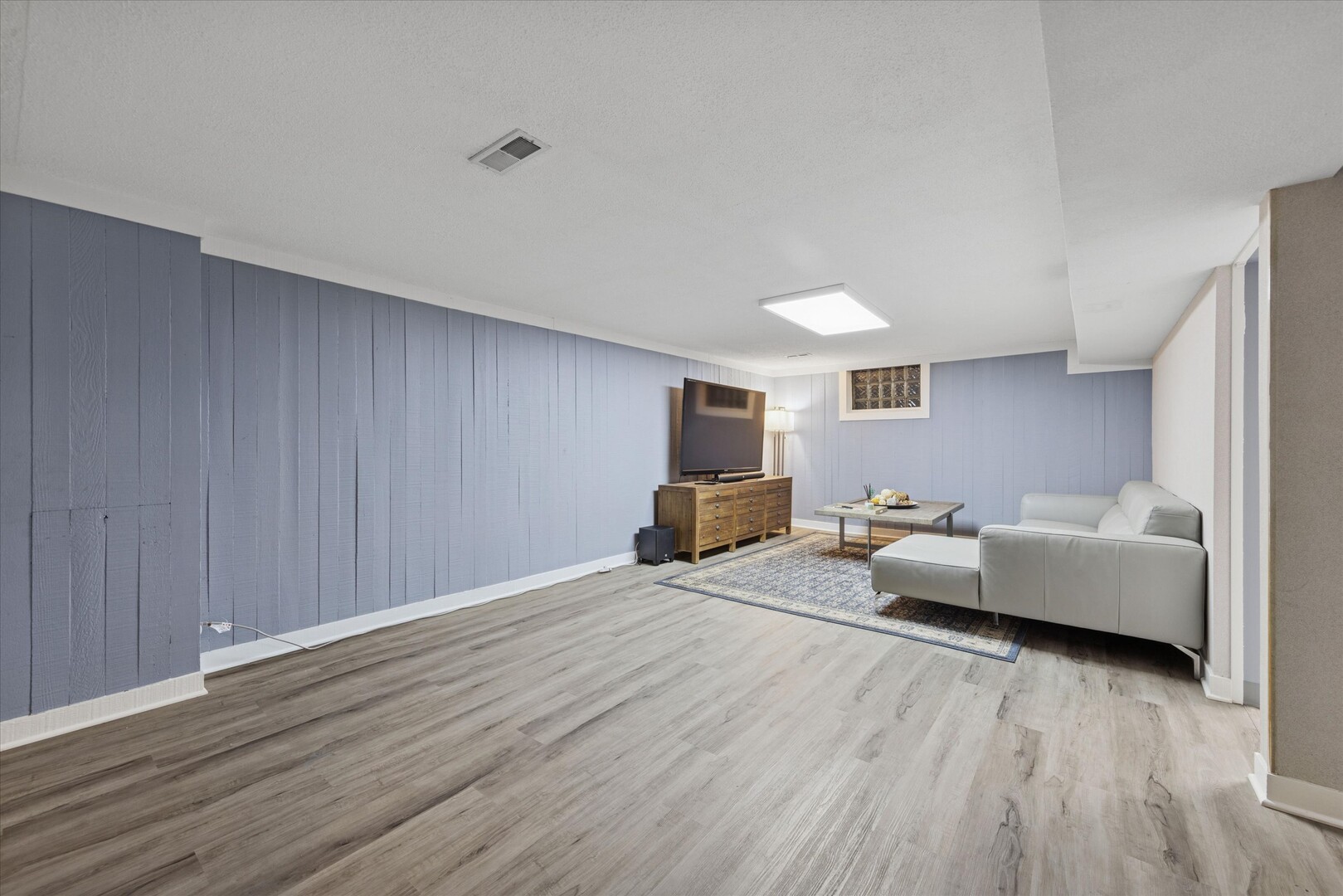 3N339 N Emroy Avenue