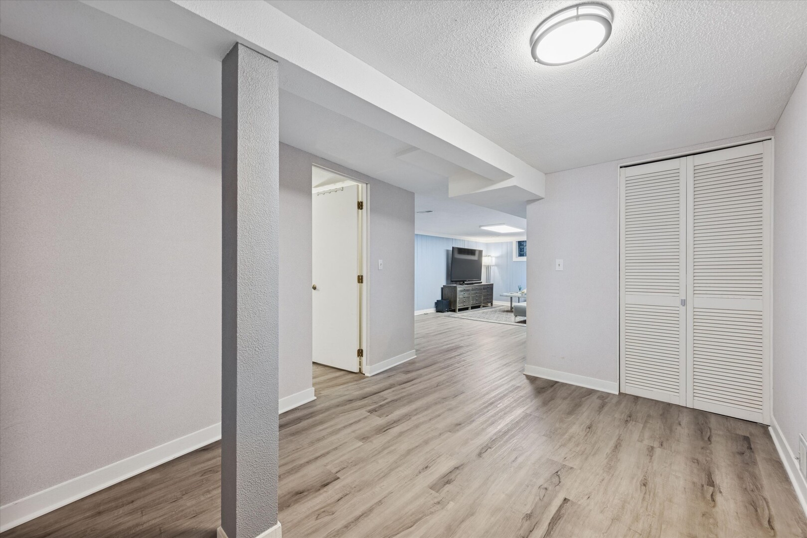 3N339 N Emroy Avenue