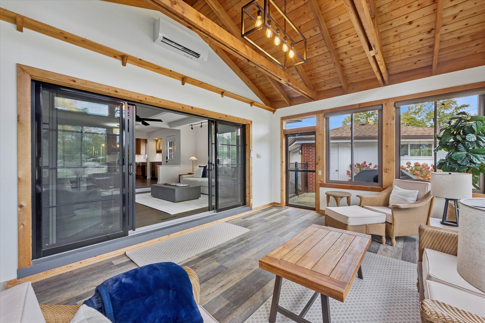 3N339 N Emroy Avenue