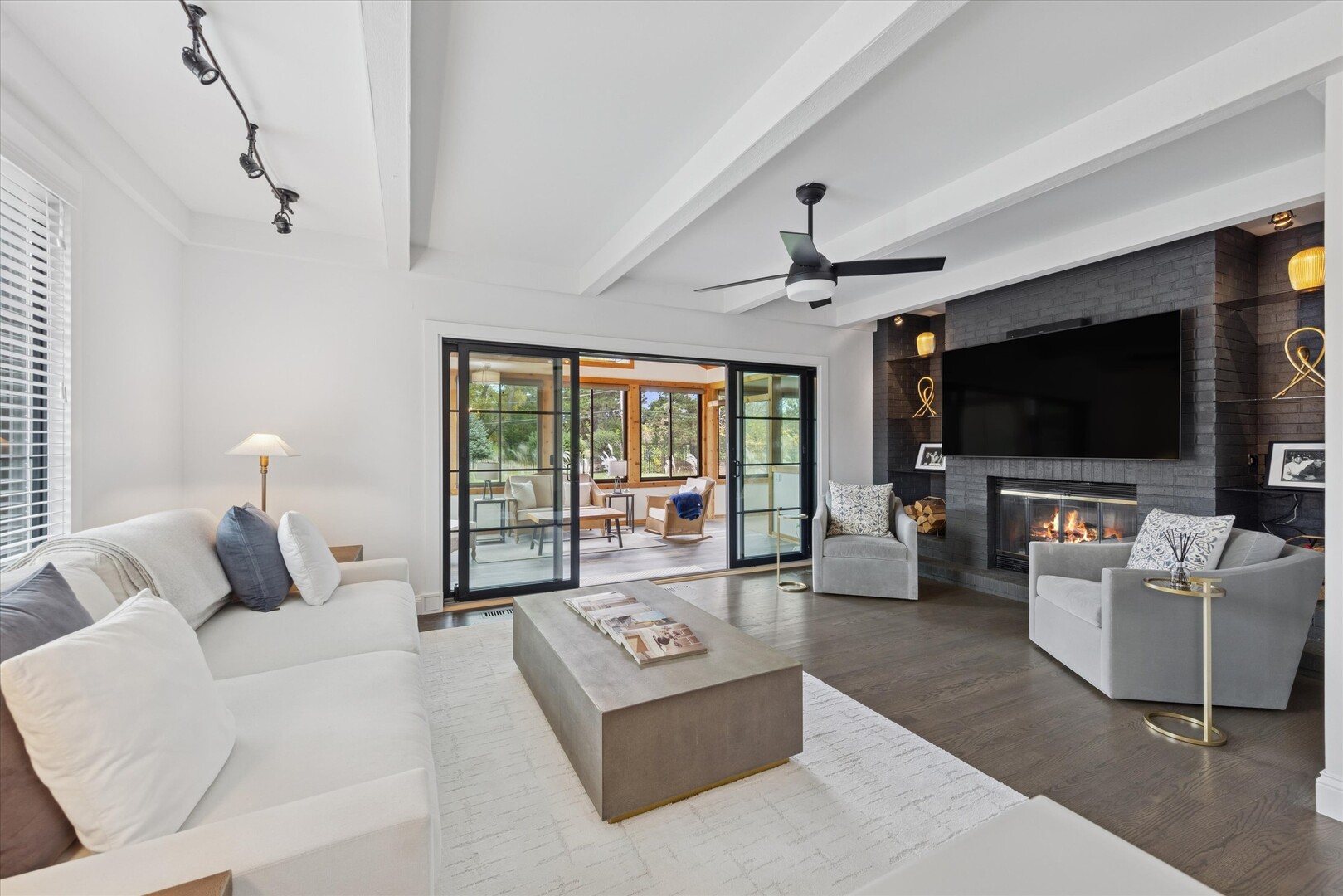 3N339 N Emroy Avenue