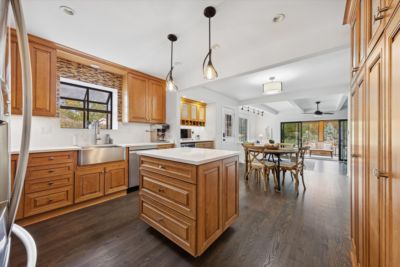 3N339 N Emroy Avenue