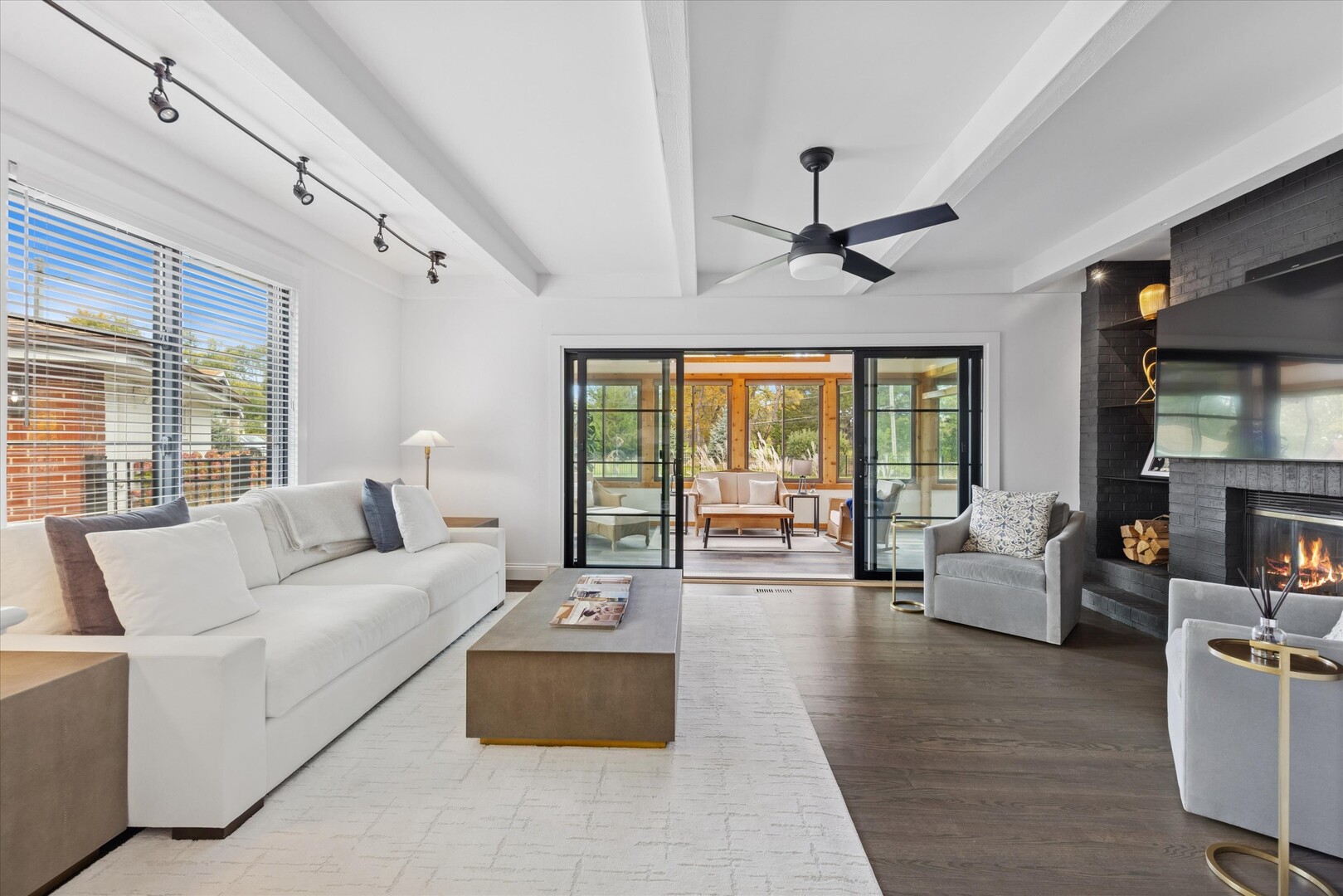 3N339 N Emroy Avenue