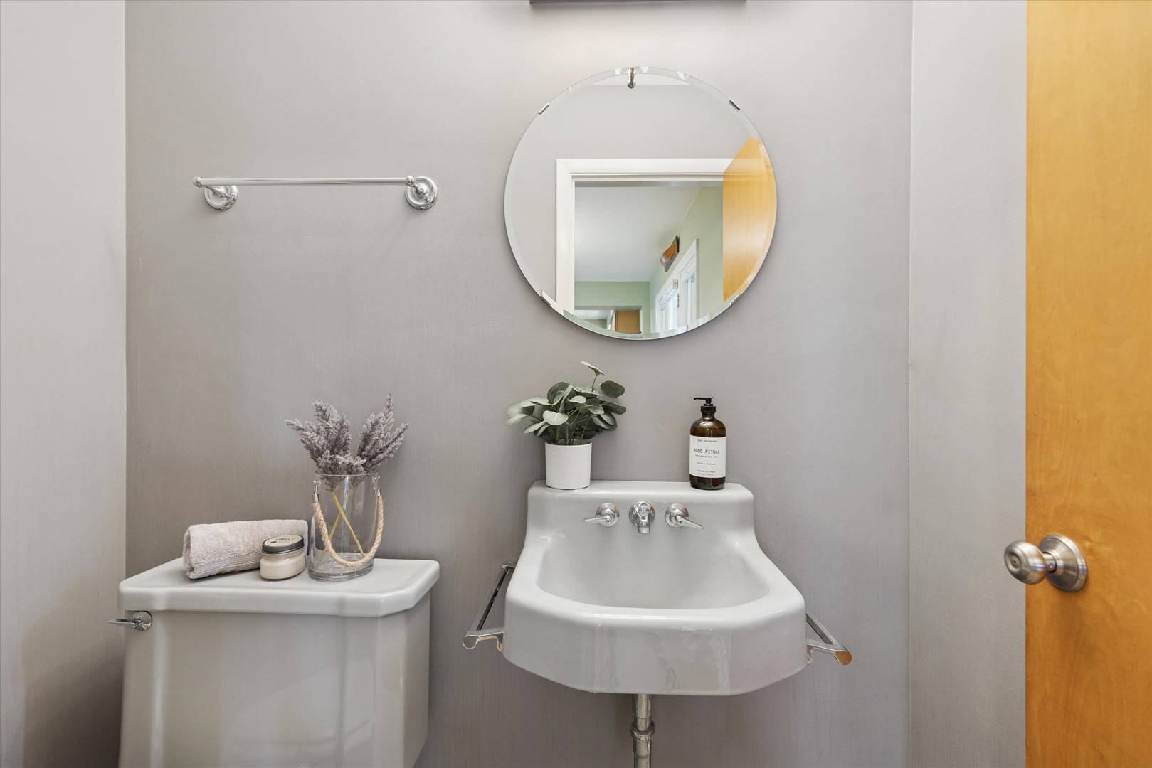 31 E Washington Boulevard