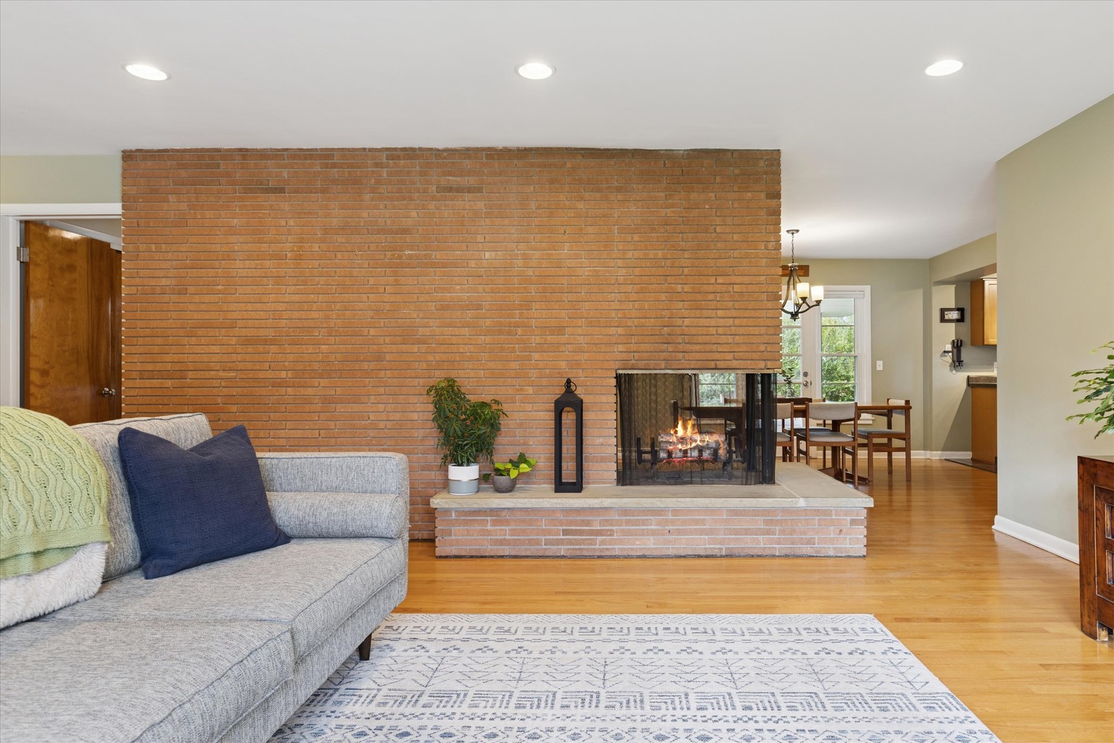 31 E Washington Boulevard