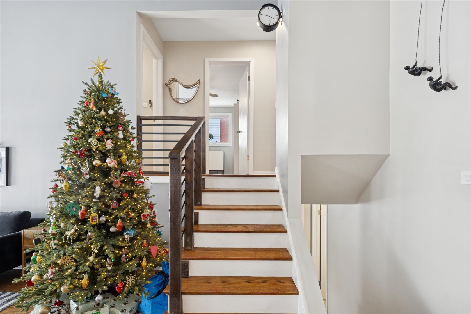 120 S Fairlane Avenue