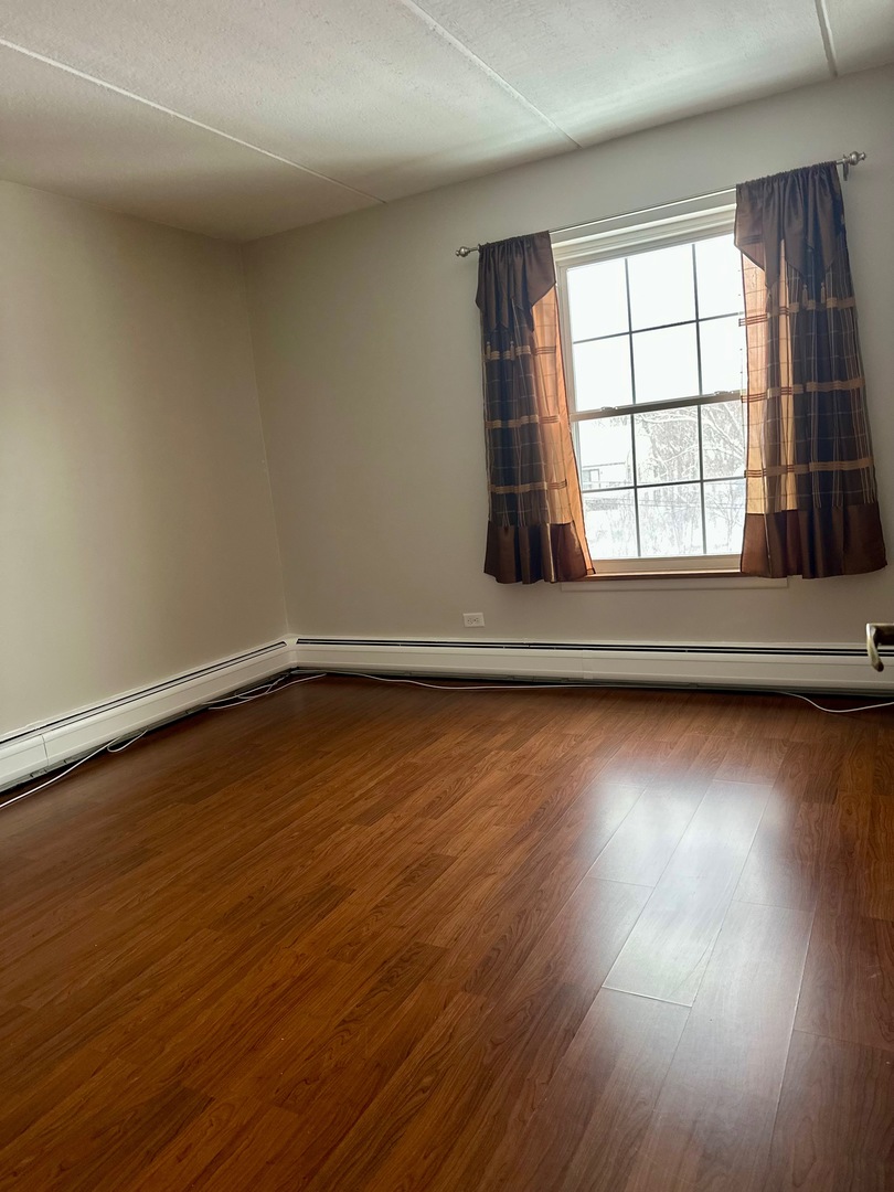 5125 Blodgett Avenue Unit: 418