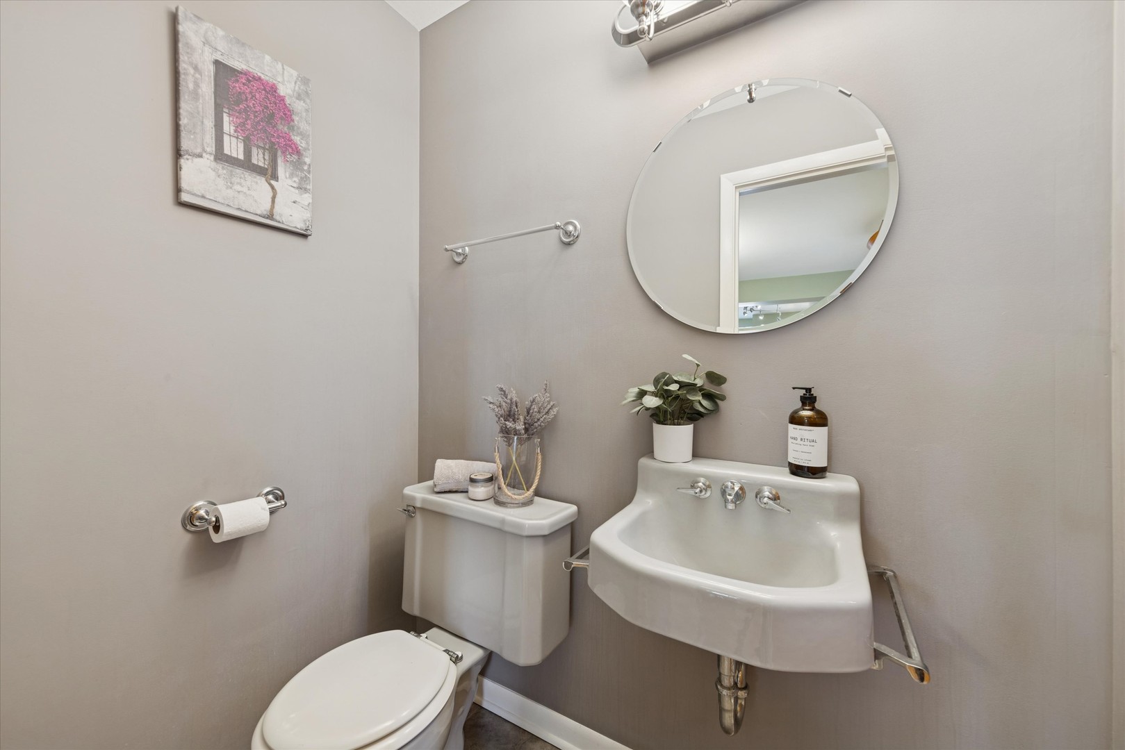 31 E Washington Boulevard