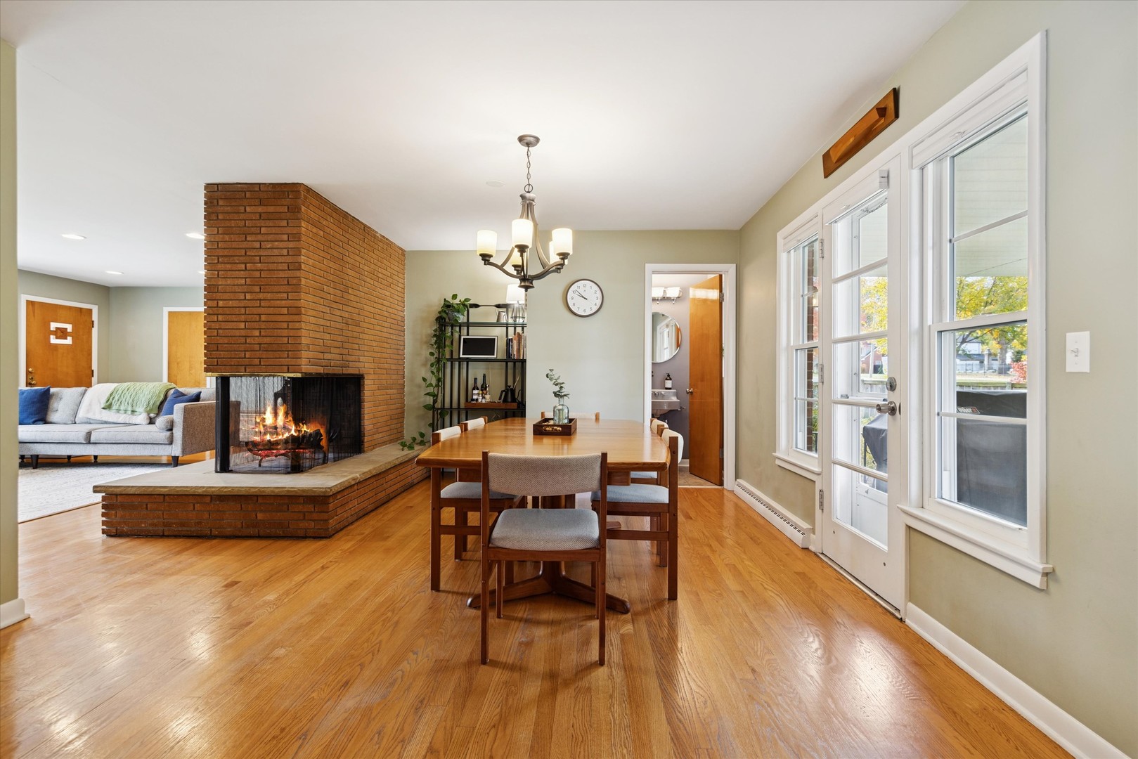 31 E Washington Boulevard