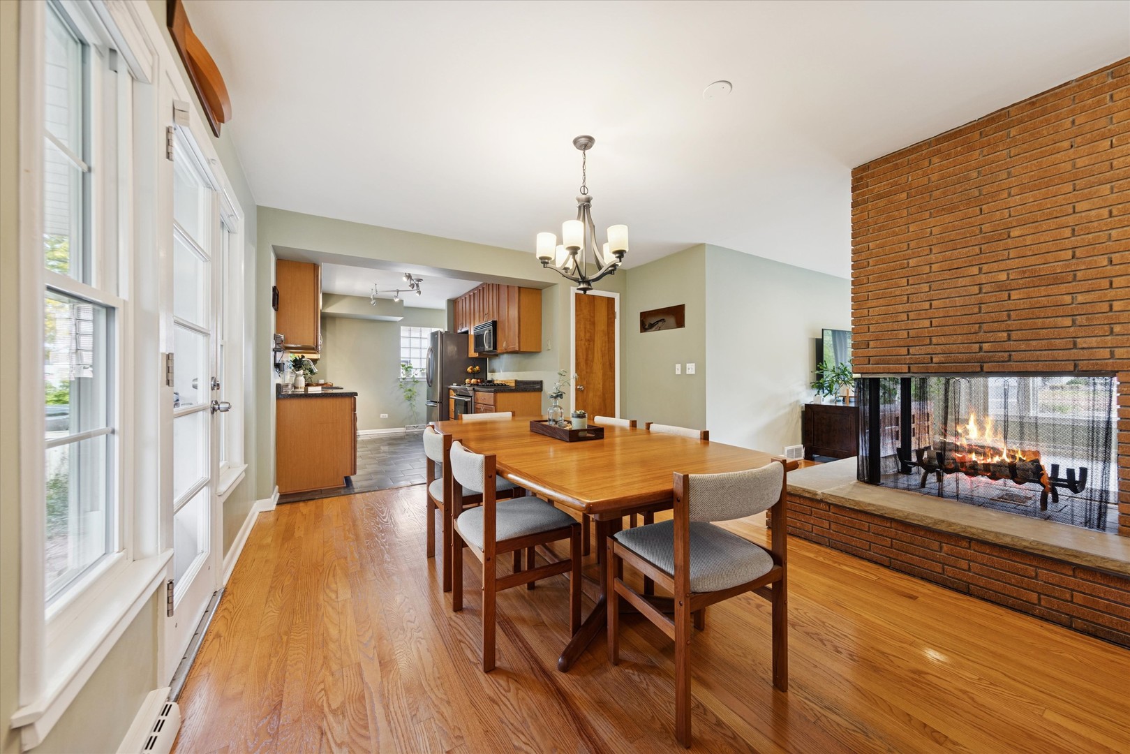 31 E Washington Boulevard