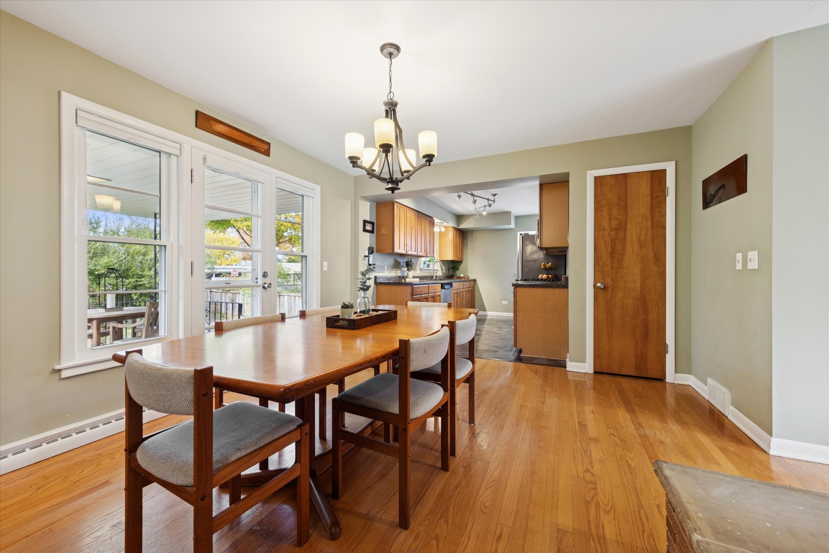 31 E Washington Boulevard