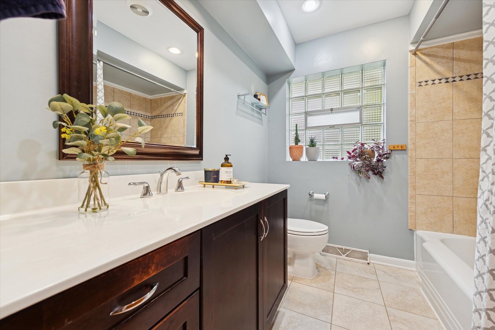 31 E Washington Boulevard