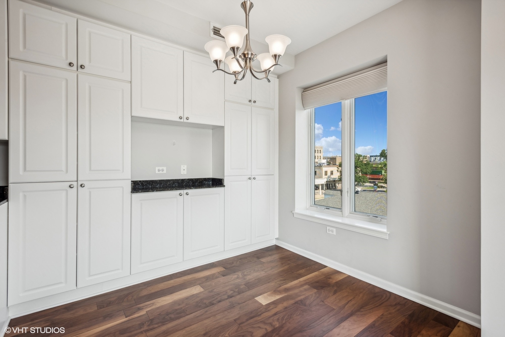 145 S York Street Unit: 426