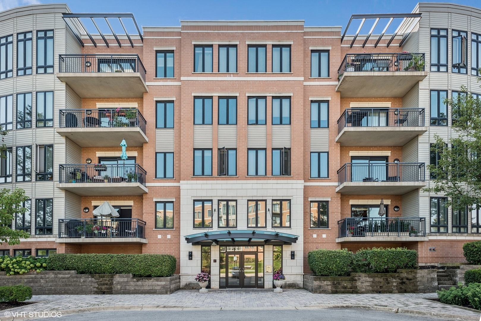 145 S York Street Unit: 426