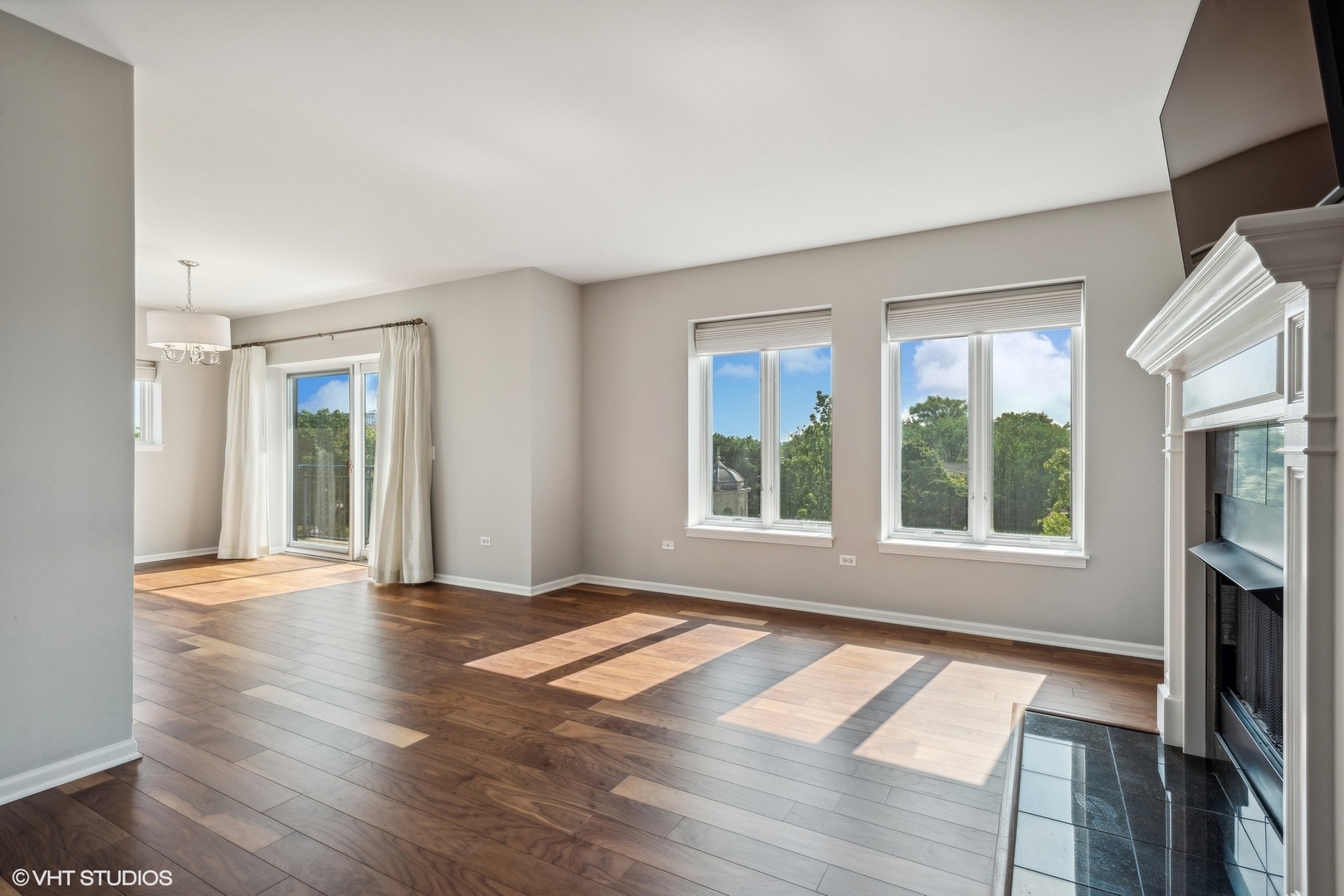 145 S York Street Unit: 426