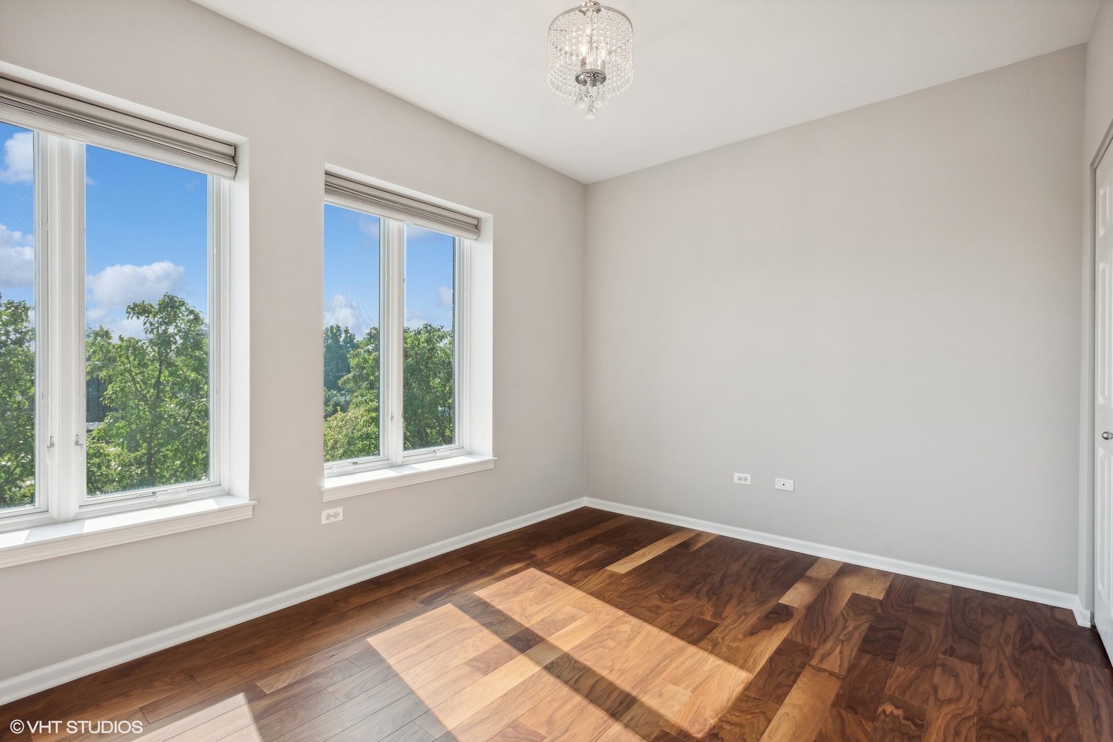 145 S York Street Unit: 426