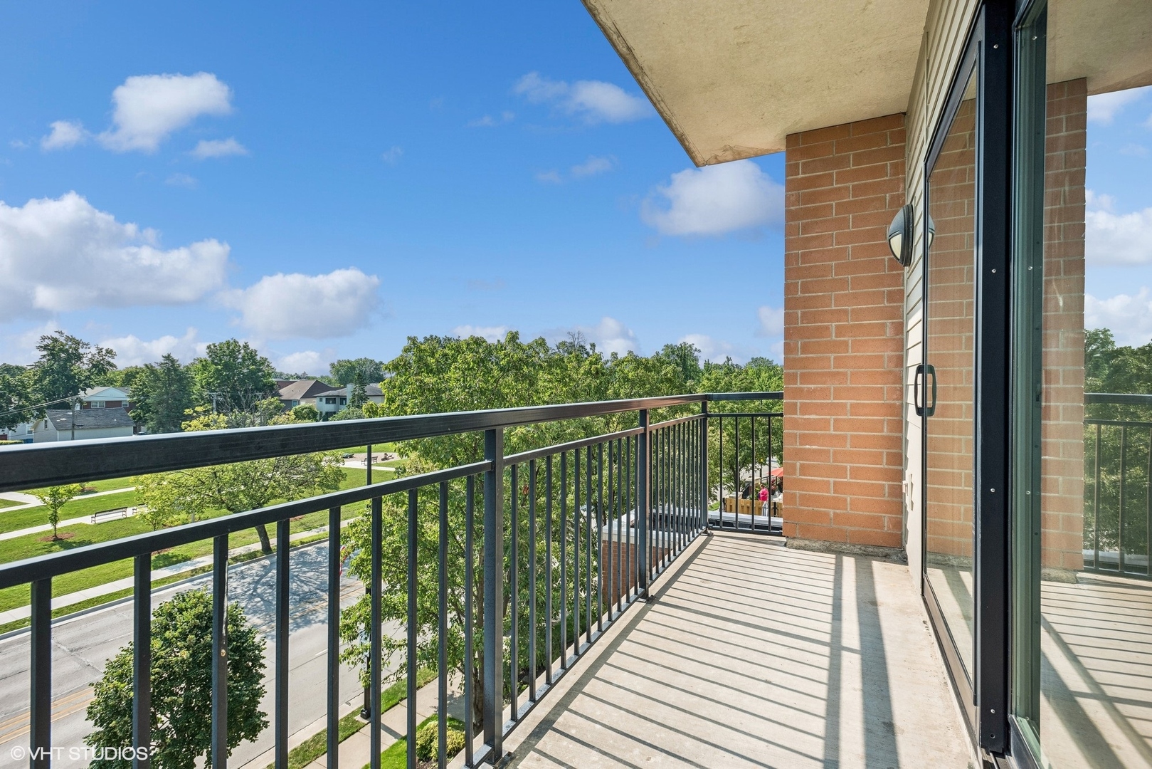 145 S York Street Unit: 426