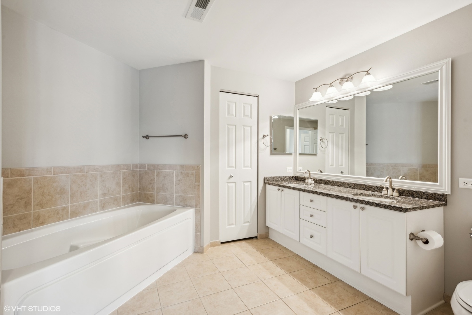 145 S York Street Unit: 426