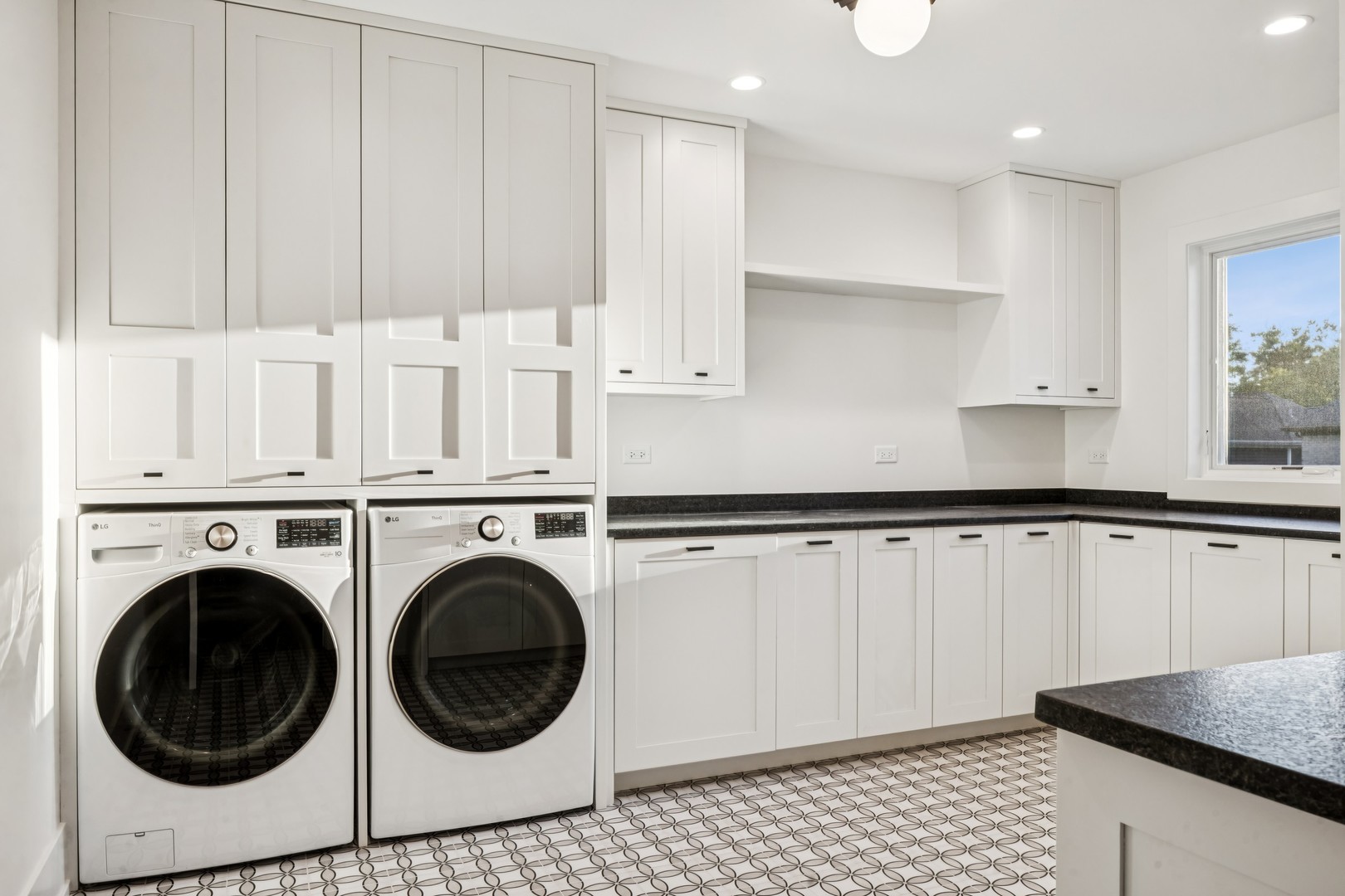 580 S Kearsage Avenue