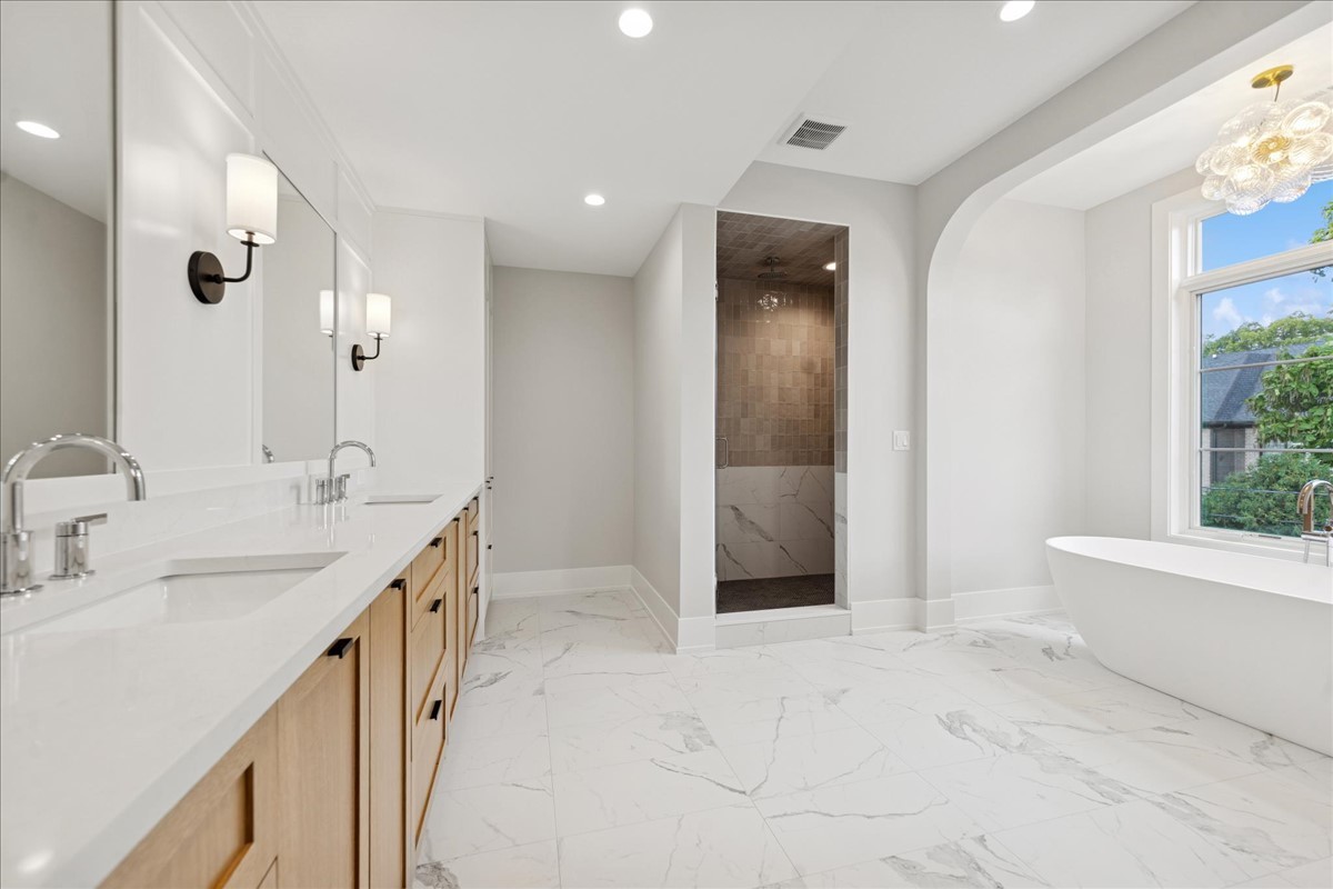 580 S Kearsage Avenue