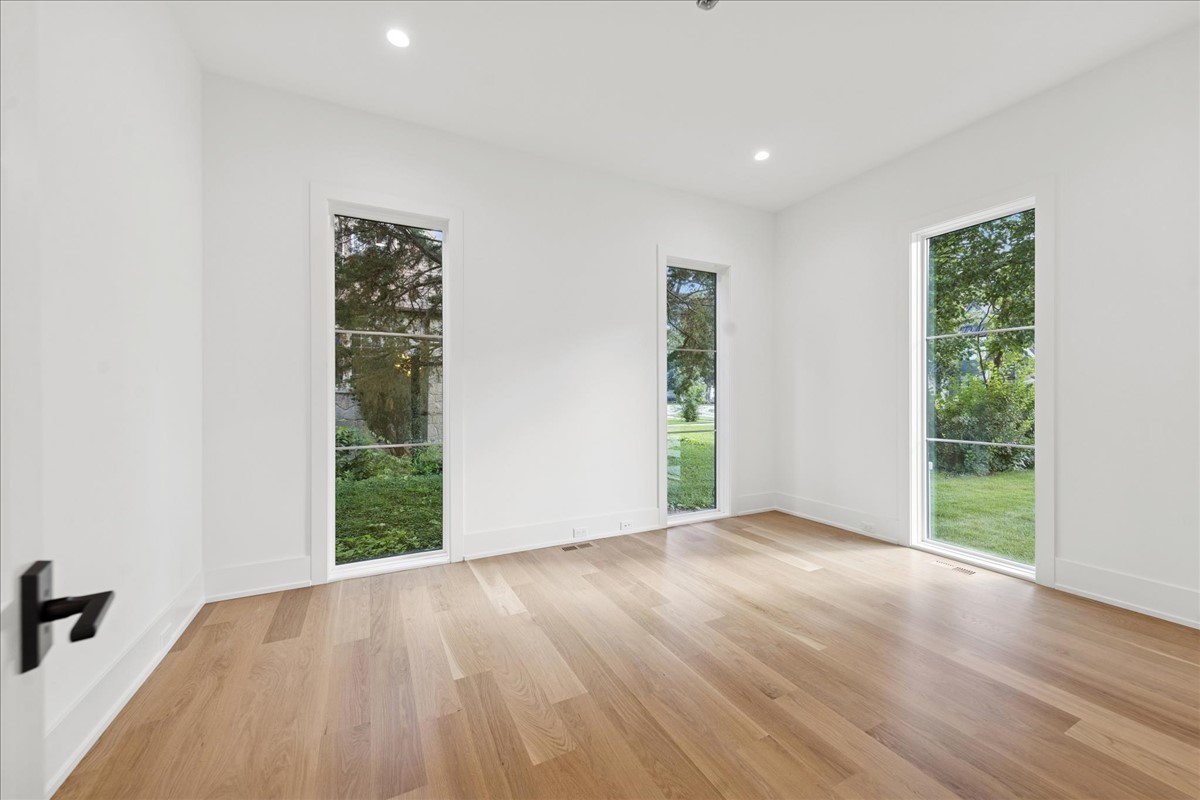 580 S Kearsage Avenue