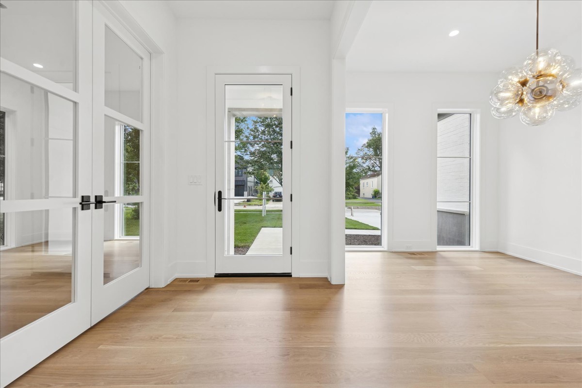 580 S Kearsage Avenue