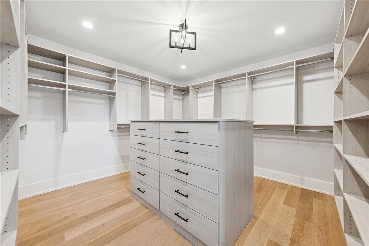 580 S Kearsage Avenue