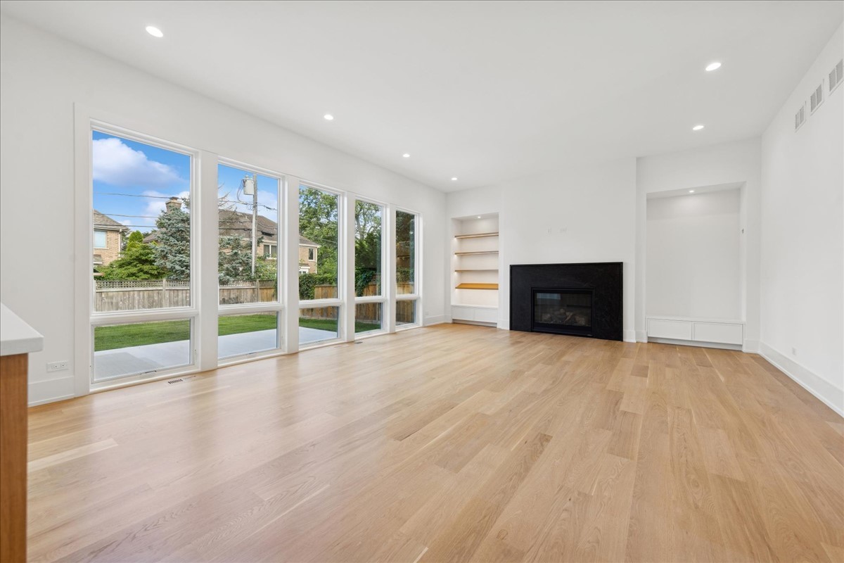 580 S Kearsage Avenue