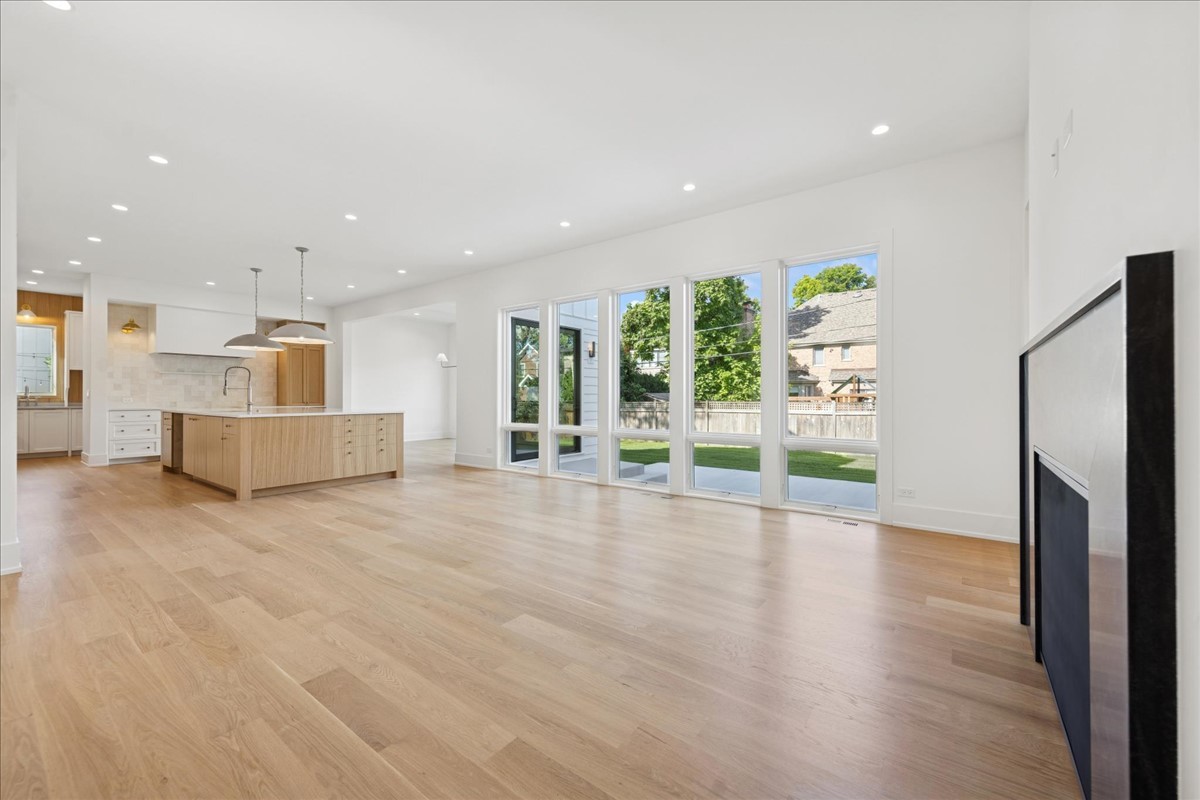 580 S Kearsage Avenue