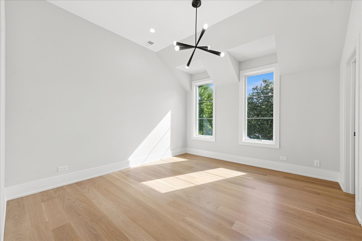 580 S Kearsage Avenue