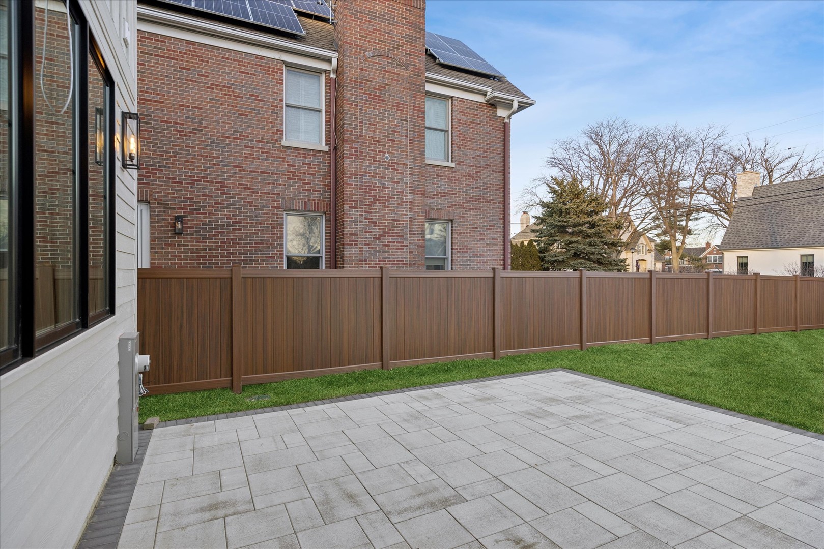 153 S Kenmore Avenue