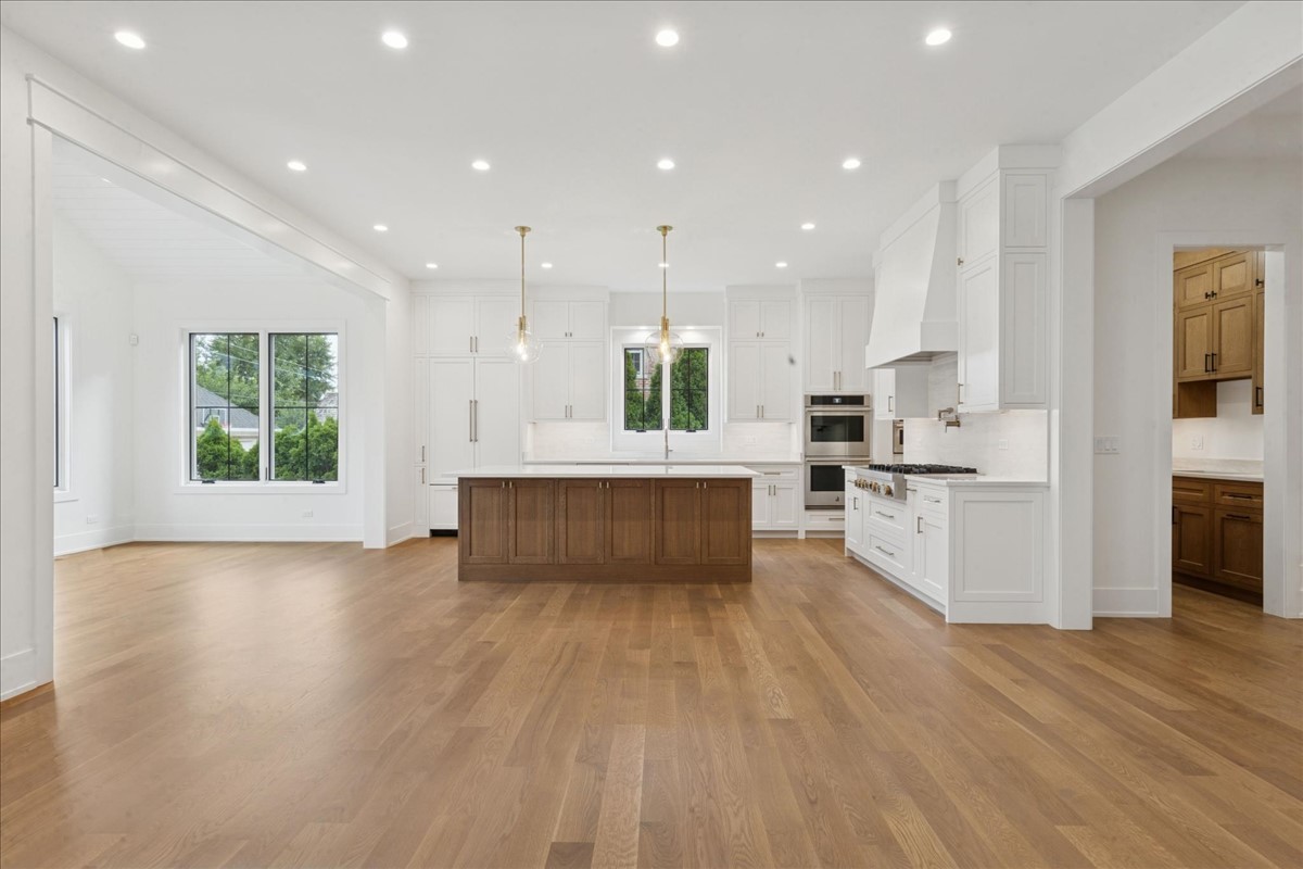 153 S Kenmore Avenue