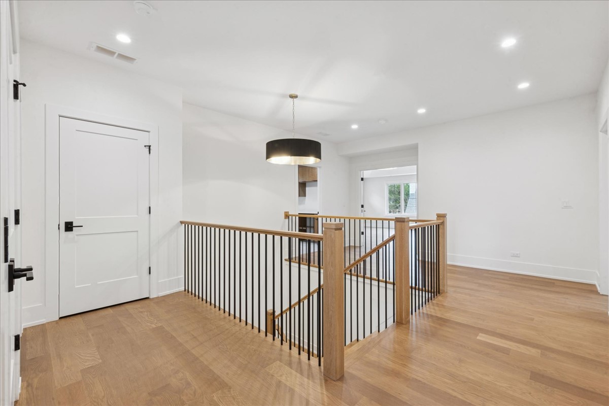 153 S Kenmore Avenue