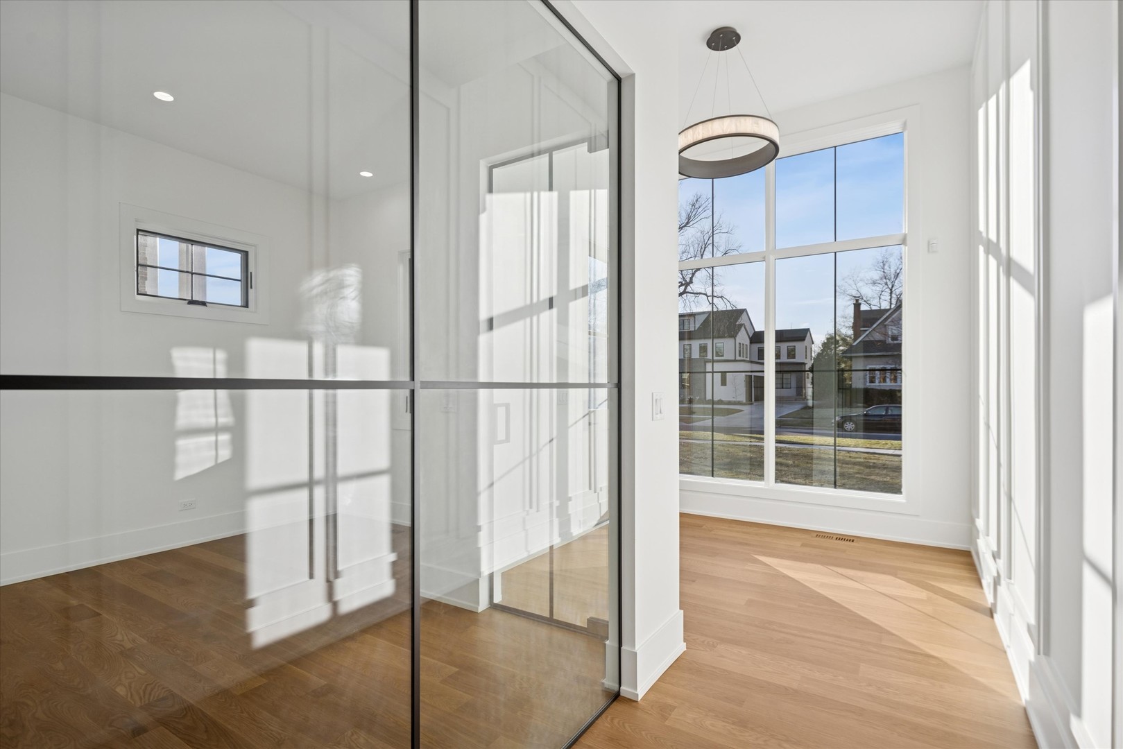 153 S Kenmore Avenue